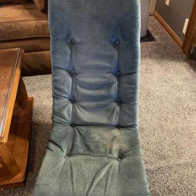 Floor lounge chair
