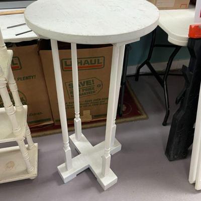 Round tall table