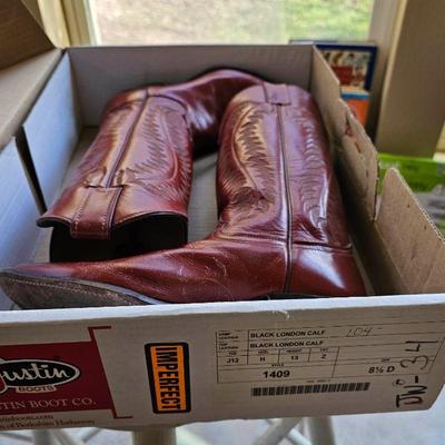 Justin boots, size 8 1/2 D