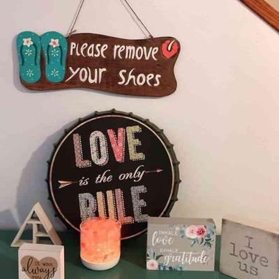 HGS157 Household Pretties/ Remove Shoes Wood Sign