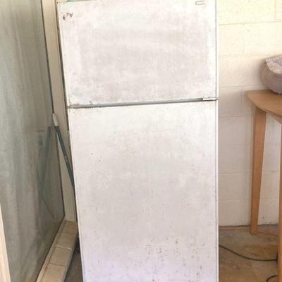 HGS213 GE Refrigerator - Standard 