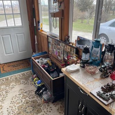 Estate sale photo