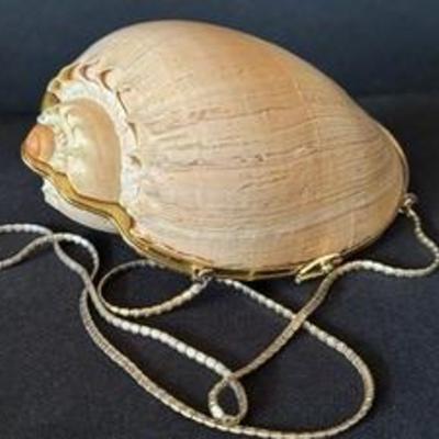 Vintage 1970â€™s JUDITH LEIBER Seashell Minaudiere Handbag - RARE 