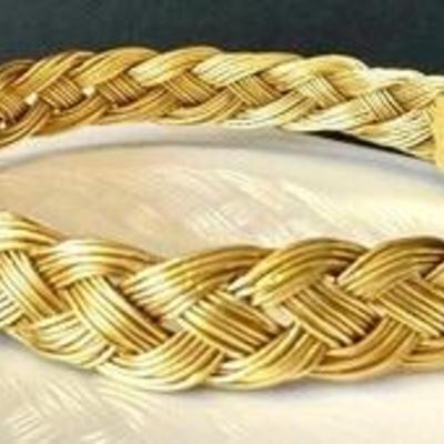 Henry Dunay Gorgeous 18k Gold Bracelet crafted in a beautiful woven design. 