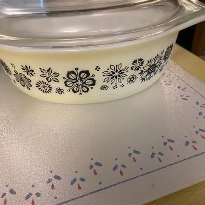 Vintage Pyrex RARE HTF. Pressed Flowers. Pyrex had 3 Unknown Patterns. This is one of them!