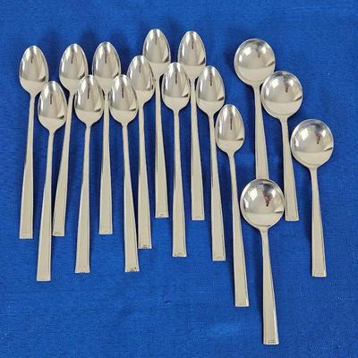 Set of Spoons by Oneida Silversmiths - Silver Plated 16 Spoons