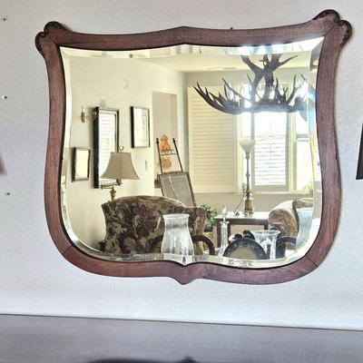 Beautiful Antique Mahogany Framed Beveled Wall Mirror 38