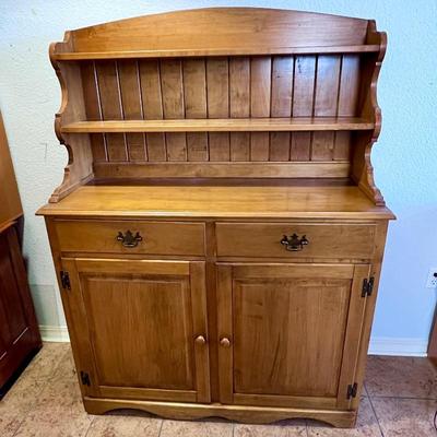 Vintage Hutch, Classic Design with Storage Cabinets and Display Shelves