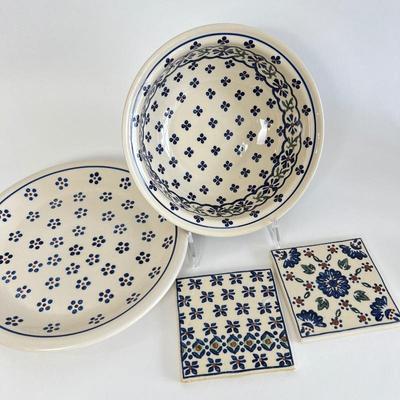 Boleslawiec Polish Pottery Serving Dishes In Dotted daisy 