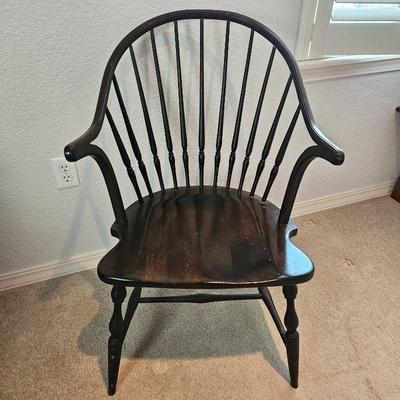  Â Vintage Wooden Windsor Chair - Classic Design, Dark Finish.