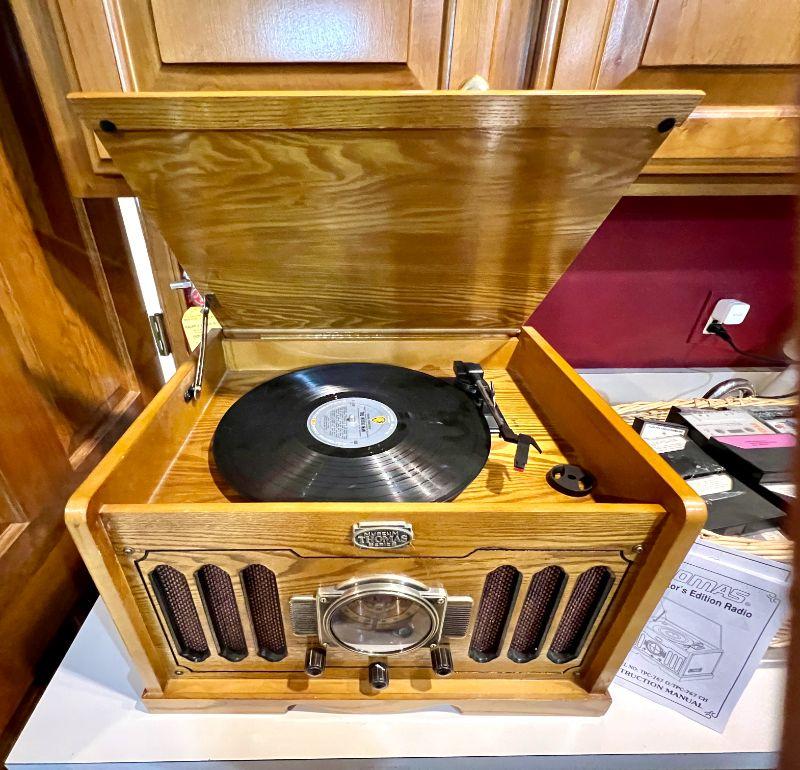 Huge Estate Sale in Picardy Pointe Mar 16/17