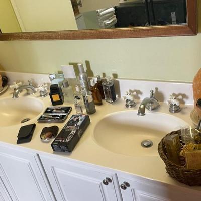 MASTER BATH.......