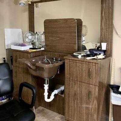 Hairdresser Cabinet with Washbasin
