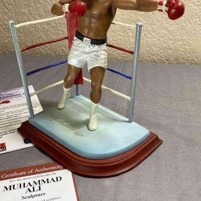 Muhammad Ali Sculpture * The Danbury Mint * 9