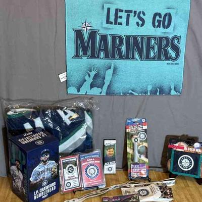 Eclectic Mariners Lot * J.P. Crawford Bobble Head * Rick Rizz Bottle Opener * Pez In Original Package * 2006 Trading Cards * 2 Armed...