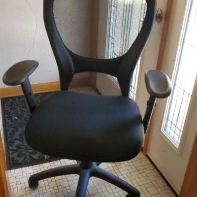 Cushioned Adjustable Computer Chair
