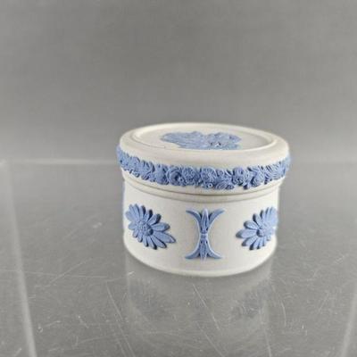 Lot 182 | Vintage Wedgewood Blue On White Pill Box