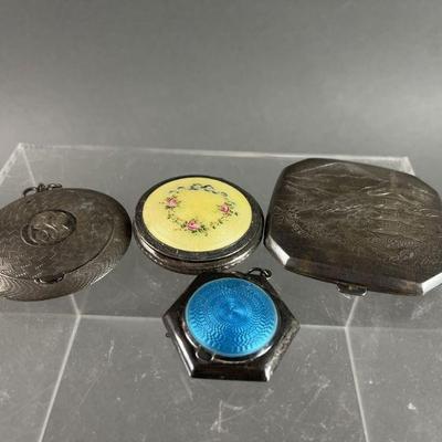 Lot 121 | Antique or Vintage Sterling Silver Compacts