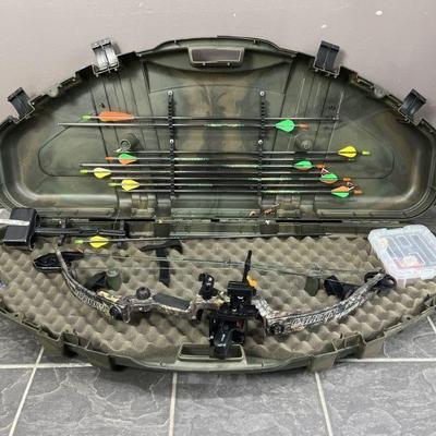 Lot 36 | Martin Magnum Bow with Case
