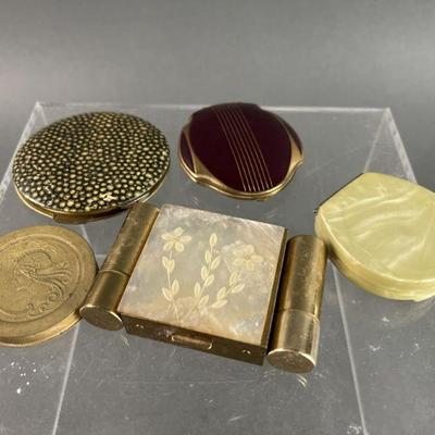 Lot 115 | Vintage/Antique Compacts