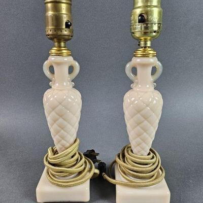 Lot 276 | Vintage Aladdin Pink Alacite Boudoir Lamps