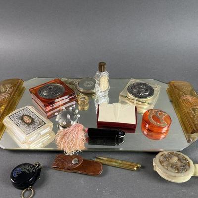 Lot 137 | Vintage/Antique Vanity Tray & Items