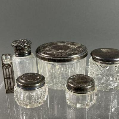 Lot 131 | Antique Sterling Silver Vanity Dishes