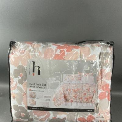Lot 389 | New Home Expressions Bedding Set MSRP $150