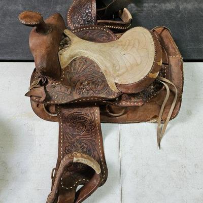 Lot 325 | Vintage Hand Tooled Leather Horse Show Saddle