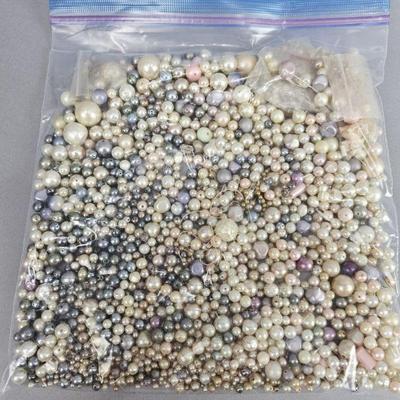 Lot 190 | Pearl Type Beads