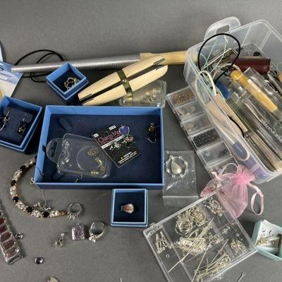 Lot 242 | Jewelry Making Items