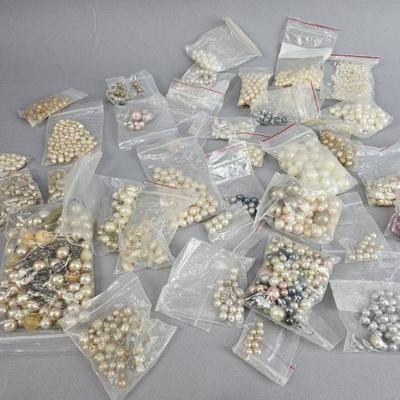 Lot 202 | Pearl Type Beads