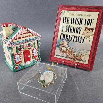 Lot 301 | Vintage Fenton Angel Ornament & More!