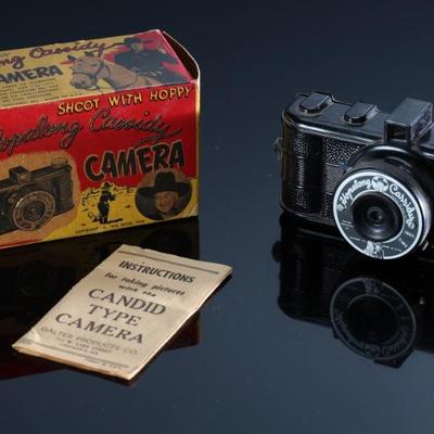 1940s Vintage Hopalong Cassidy Candid Type Camera in Orignal Box 	Box: 3x5.25x2.5in 	196097

