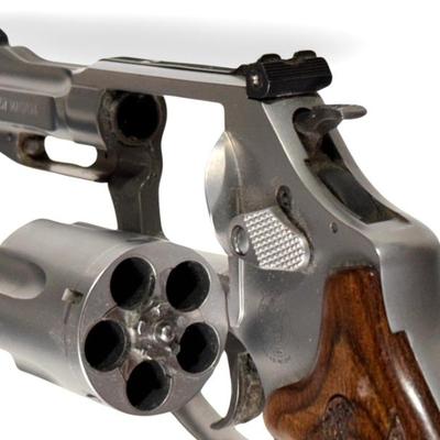 Smith & Wesson Pro Series 60-15 .357 Magnum J-Frame Revolver 3in Barrel S&W	Case: 8.5x12.5x3in	199116
