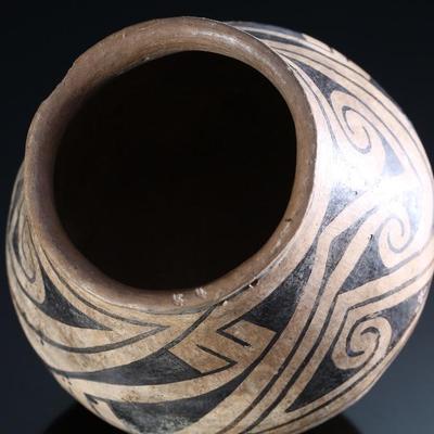 Pre-Columbian Gila Anasazi Olla Pot Vessel Native American Potter 	5in H x 5.15in Diameter at widest point 	289018
