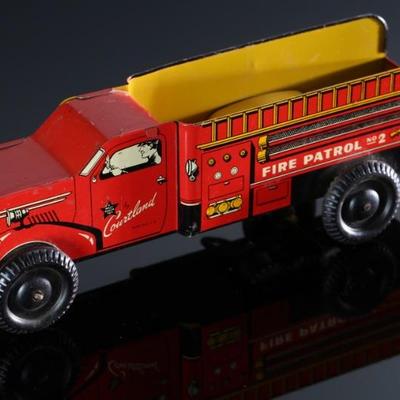 Vintage Walt Reach Toy Courtland Tin Litho Truck Fire Patrol No 2 	3x3x8.5in	196132
