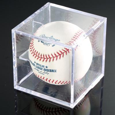 *Signed* Todd Helton Autographed Baseball Auto  MLB Colorado Rockies 	Case: 3.15x3.2x3.15	199178
