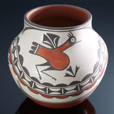 Irene Herrera Zia Pueblo Bird Pot Native American Pottery	6in H x 6.9in Diameter at widest 	199147
