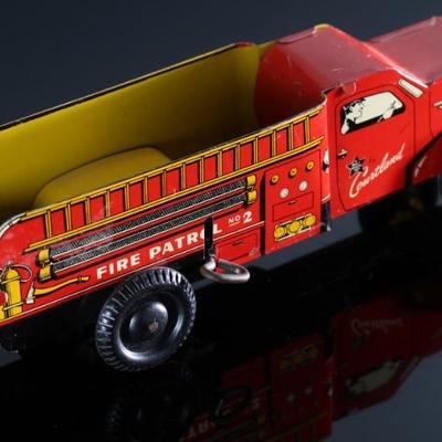 Vintage Walt Reach Toy Courtland Tin Litho Truck Fire Patrol No 2 	3x3x8.5in	196132
