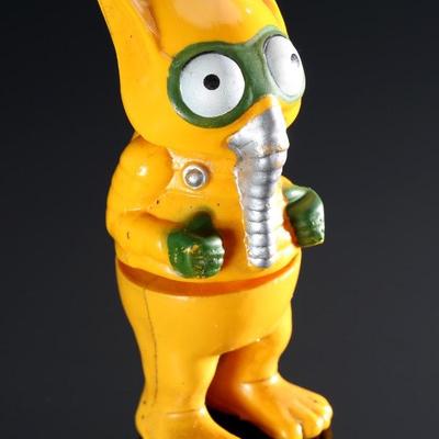 *Rare* 1960s Yellow Alien Creature The Electric Game Company Toy Figure Co.	4.5x2.5x2in	196138
