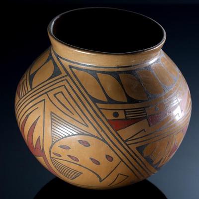 Mata Ortiz Polychrome Round Olla Pottery by SanBe Vase	6in H x 6.5in diameter at widest point 	196053
