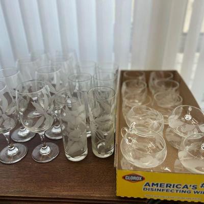 MRM104- Beautiful Tropical Floral Design Etched Glassware 