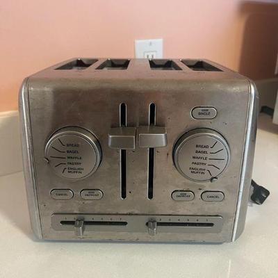 MRM245- Cuisinart (4) Slice Toaster