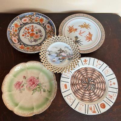 MRM229 Five Decorative Ceramic Plates