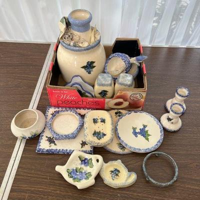 MRM131- Various Vintage House Pottery