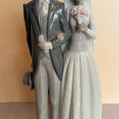 MRM257 Lladro Married Couple Figurine 