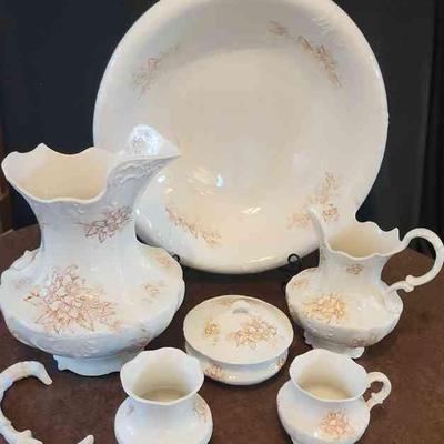 MRM165 - Vintage Wash Basin, Pitcher And More