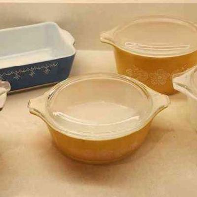 MRM070 - Vintage Pyrex Butterfly Bowls And More