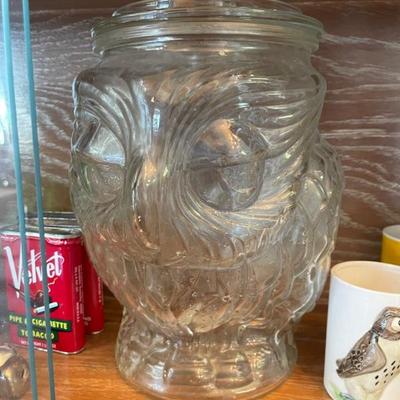 Vintage glass owl
Jar 